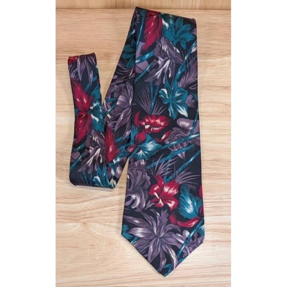 Claybrooke Mens Necktie‎ 100% Silk Tropical Floral Navy Blue Burgundy Tie